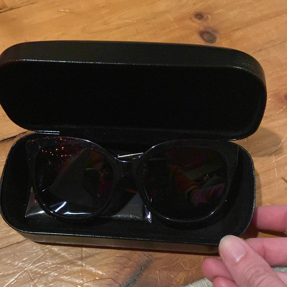 New Coach sunglasses. - Picture 5 of 5